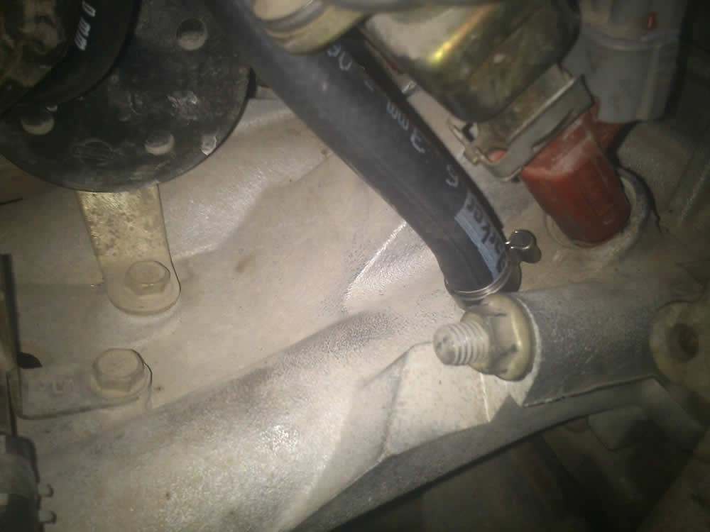 ugraeriokinisi-nissan-almera-hatchback (9)